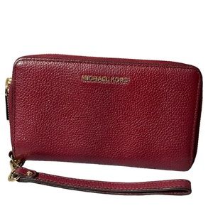 - Michael Kors Red Women’s wallet‎ OS